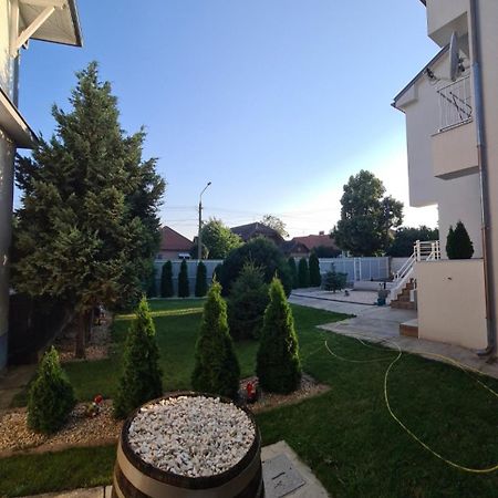 Cosa-Nostra Lägenhet Hajdúszoboszló Exteriör bild